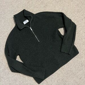 Old Navy dark green 3/4 zip sweater
